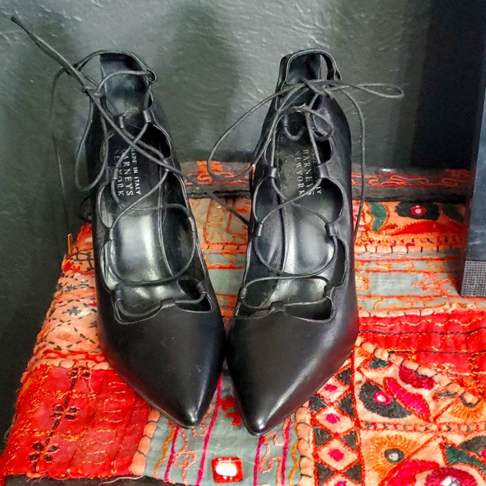 Stunning Italian Black Leather Vero Cucio Barney's New York Pumps